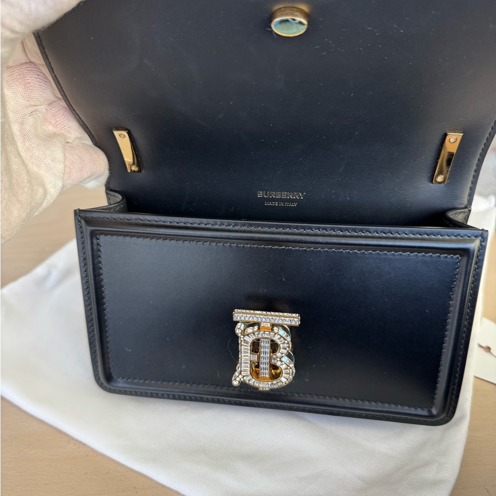 Burberry Chain Shoulder / Crossbody Bag Crystal-cut logo hardware at face - Picture 9 of 12